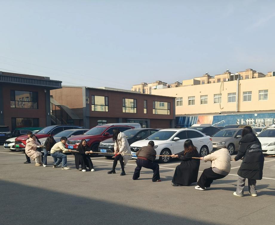 ​Middag Drag-of-war och hopprep vid Zemeijia