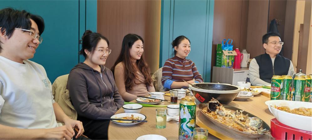 Avslutar helgjubel och packar upp en nystart